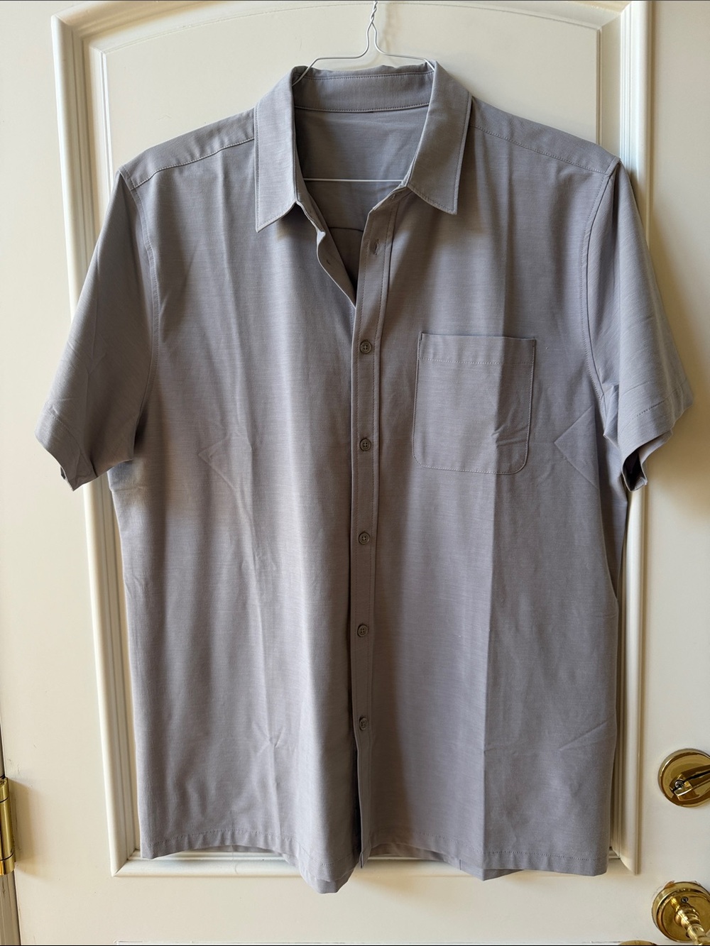Vuori Short-Sleeve Button-Down Shirt — Light Gray XL,  NWOT